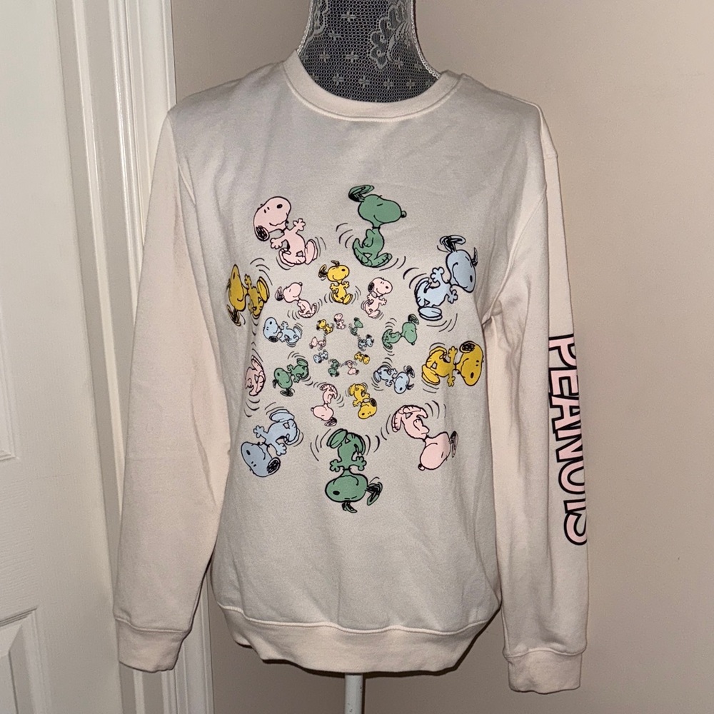 Peanuts Love tribe Sweater size medium
